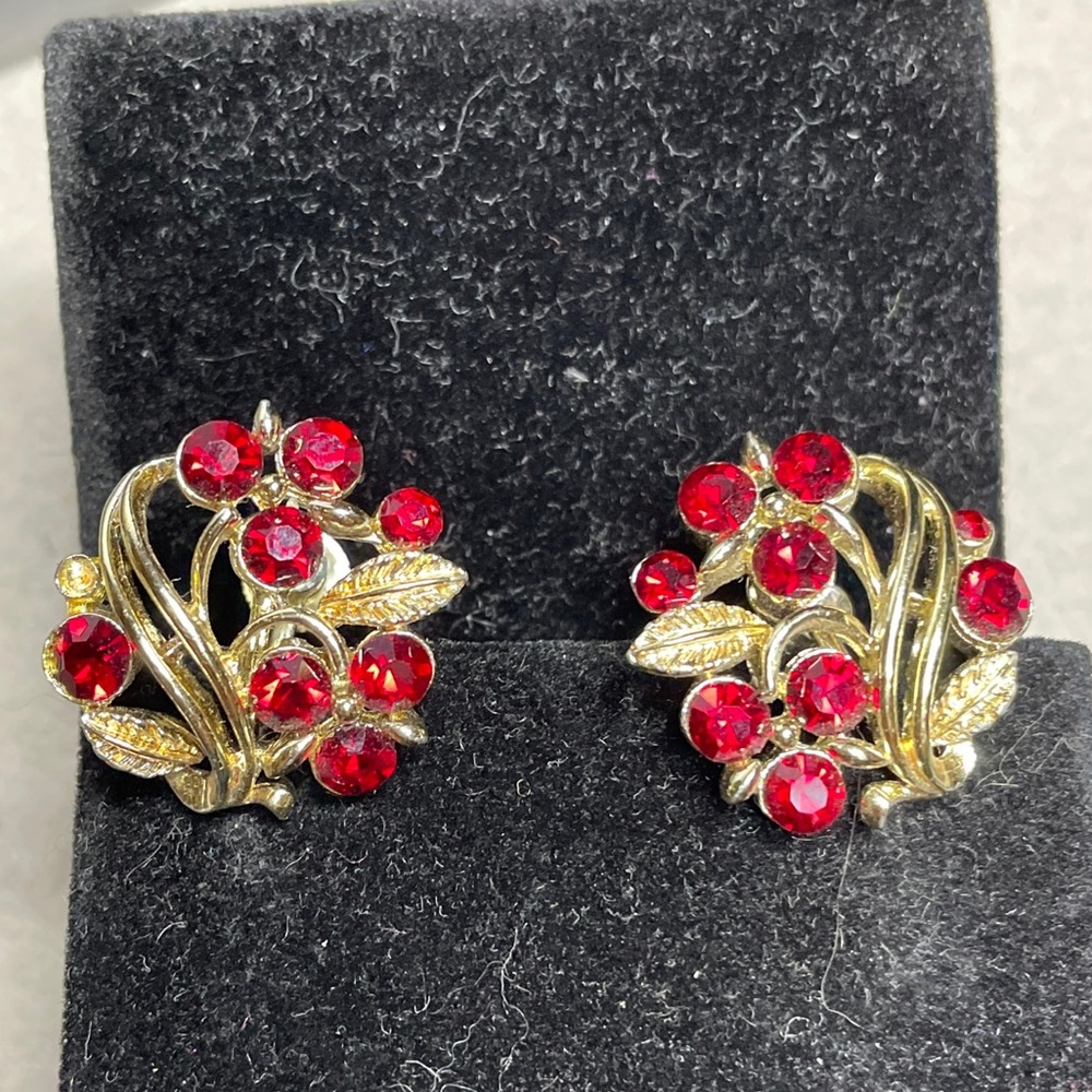 Lisner Red Rhinestone Vintage Clip on Earrings Gorgeous